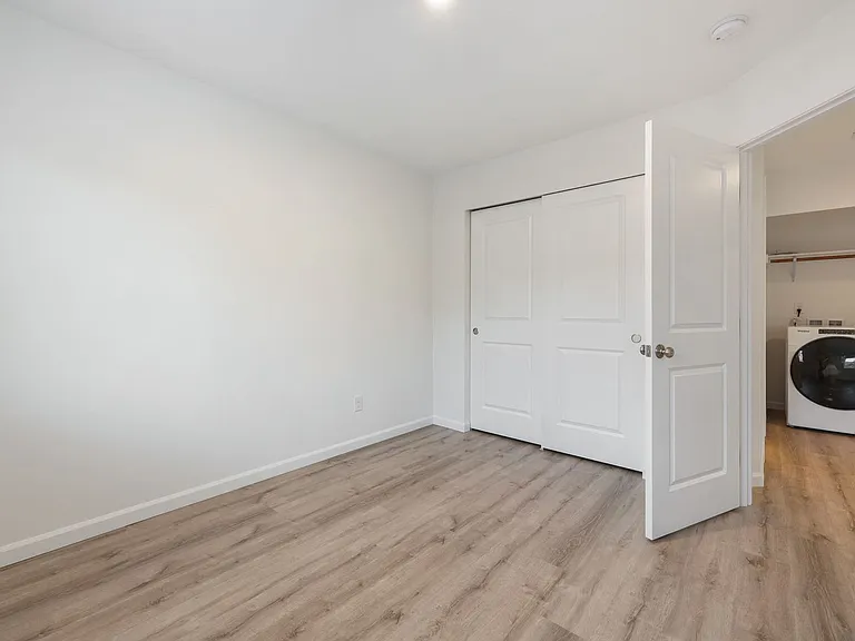 1061 Ebbets Dr SW — Photo 27