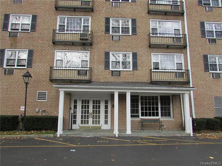 4 Consulate Dr #1C — Photo 13