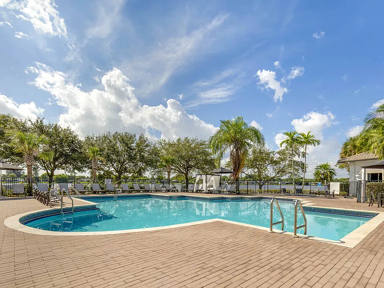 Bell Coconut Creek — Photo 19