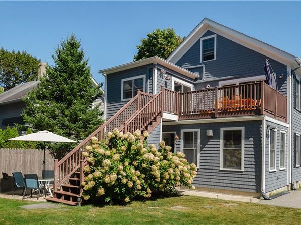 6 Gladding Ct, Newport, RI 02840