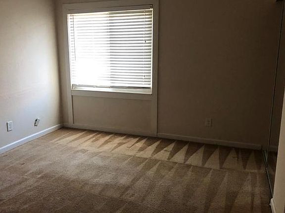 5th image of 307 Tradewinds Dr APT 1