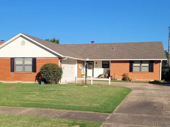 9040 E 26th Ct, Tulsa, OK 74129