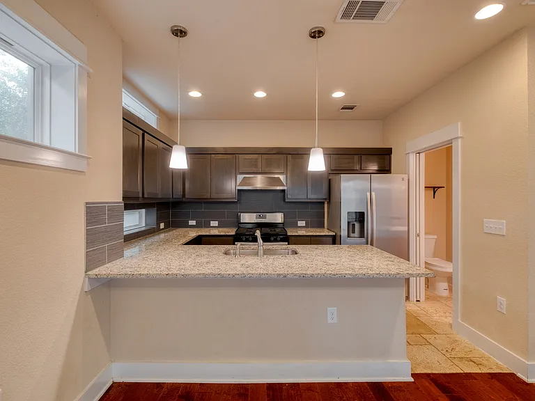 1912 Haskell St #2 — Photo 11