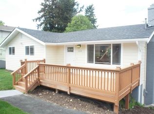 1004 SW 108th St, Seattle, WA 98146