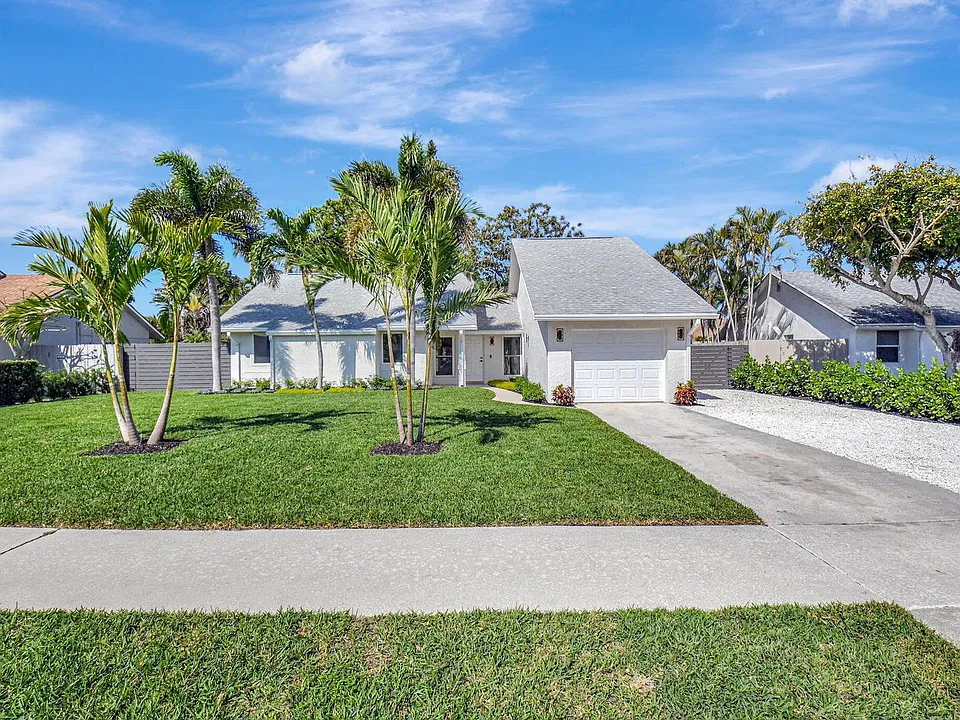 2918 Cormorant Rd