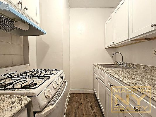 4th image of 3752 80th St APT 1C