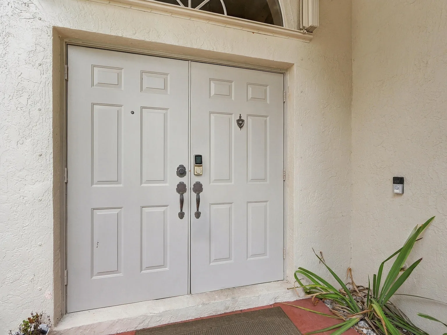 4 bed, 3.0 bath, 2761 sqft, $6,250 — Photo 2