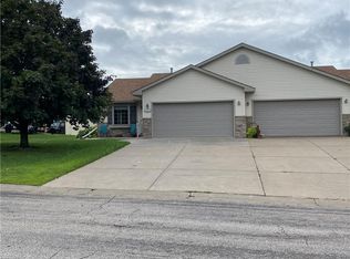 979 Hilden Dr, Ellsworth, WI 54011