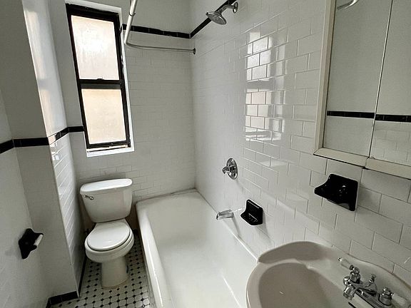 3rd image of 240 Nagle Ave #5