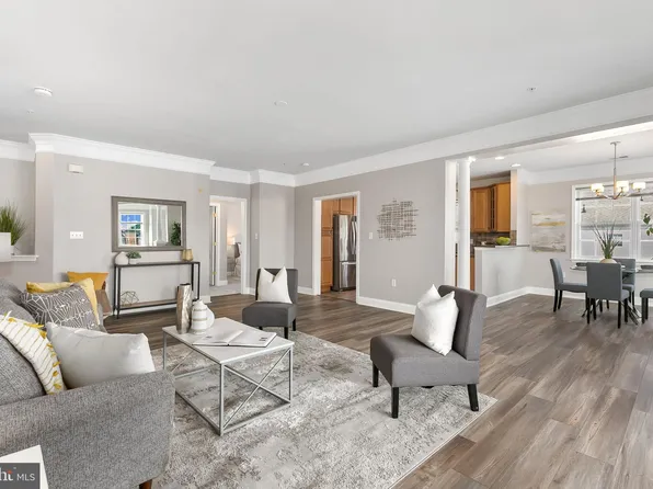 327 King Farm Blvd APT 310, Rockville, MD 20850