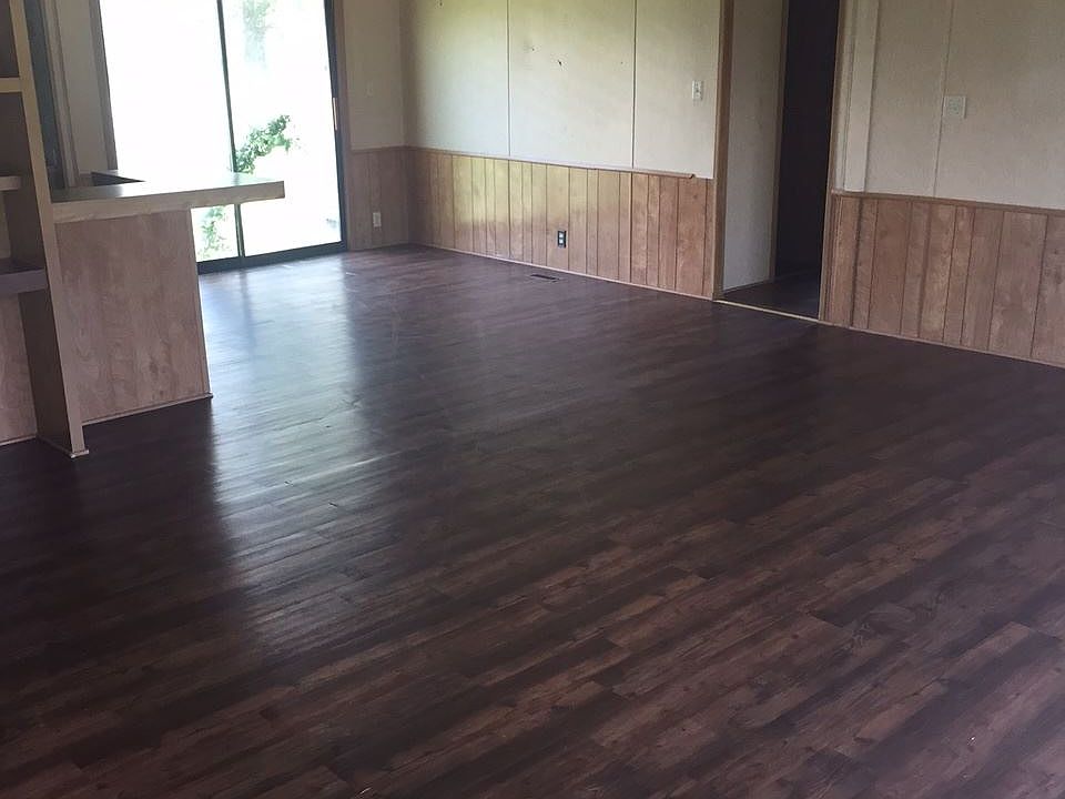 2nd image of 542 Beaver Ln