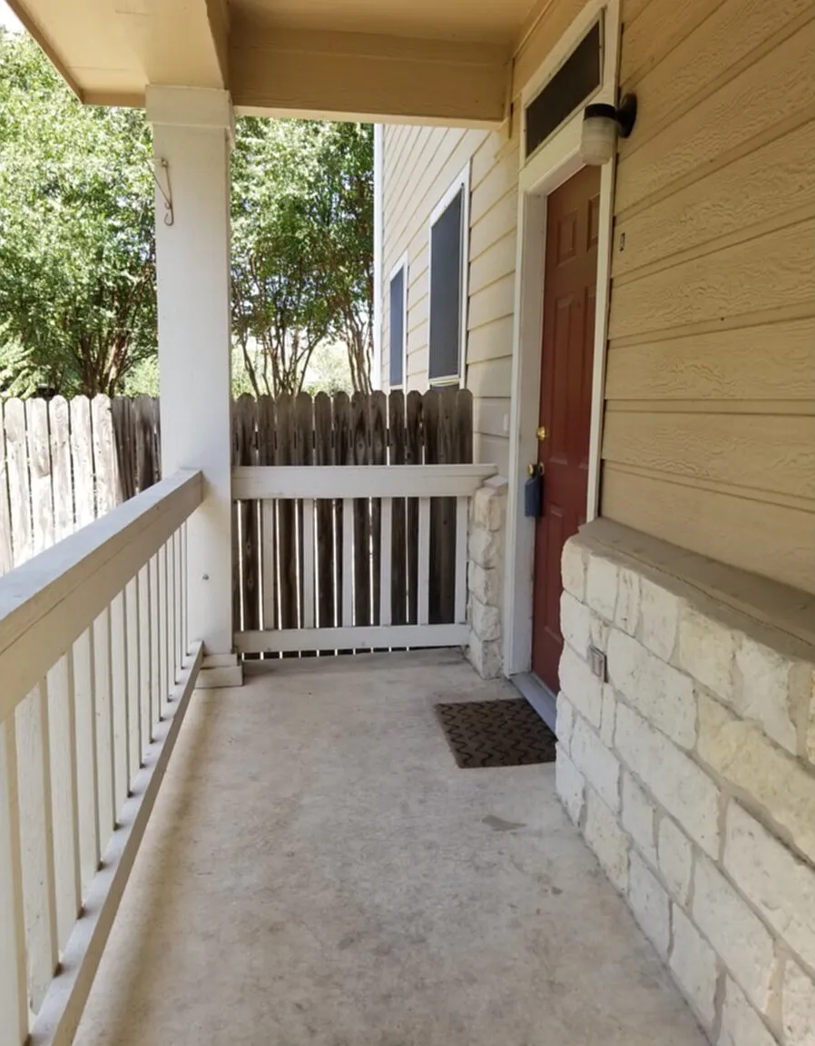 2 bed, 2.5 bath, 1400 sqft, $1,995 — Photo 4