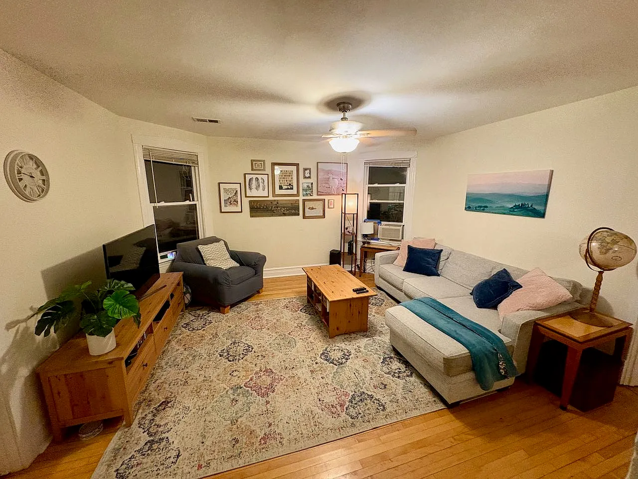 2 bed, 1300 sqft, $2,400 — Photo 2