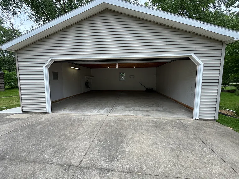 2308 Clearview Dr — Photo 4