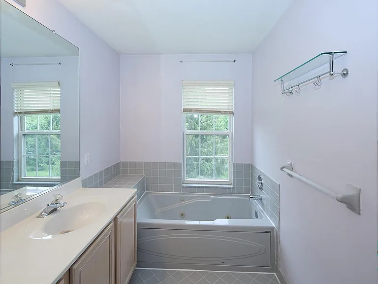 3604 Carriage Ct N — Photo 15