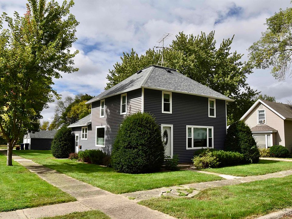 1st image of 1069 Pine St