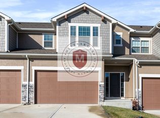 7378 Griffey St, Parkville, MO 64152