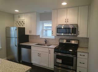 8709 Circle Dr #2, Brookfield, IL 60513