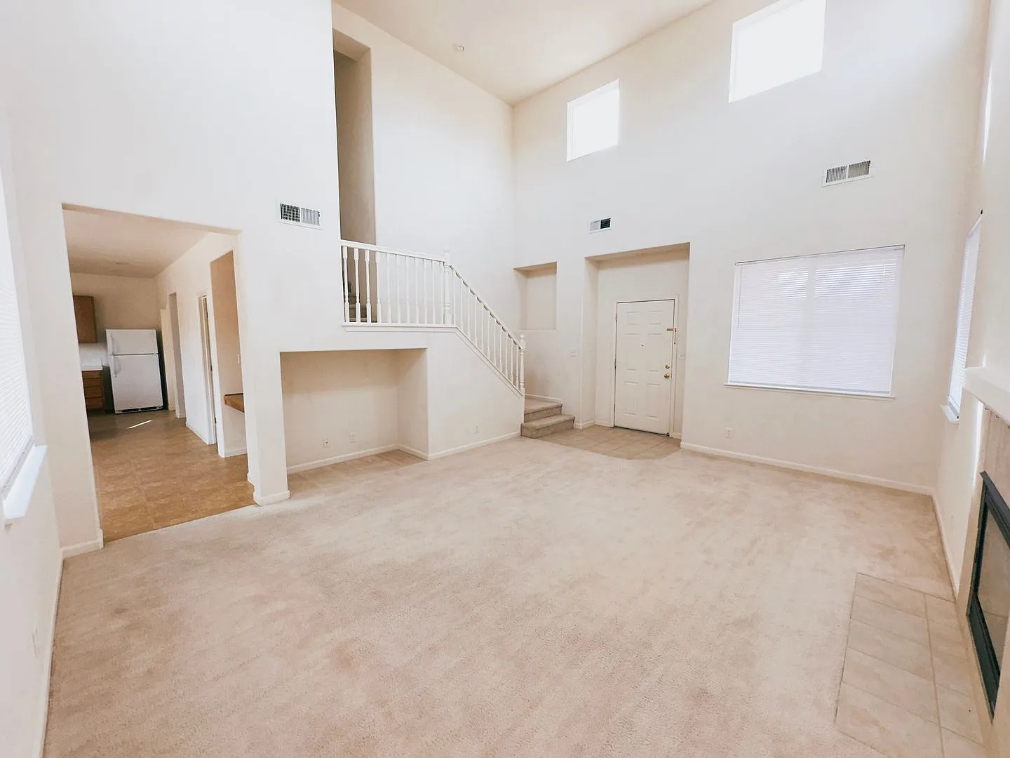 Charming 3 Bedroom — Photo 3