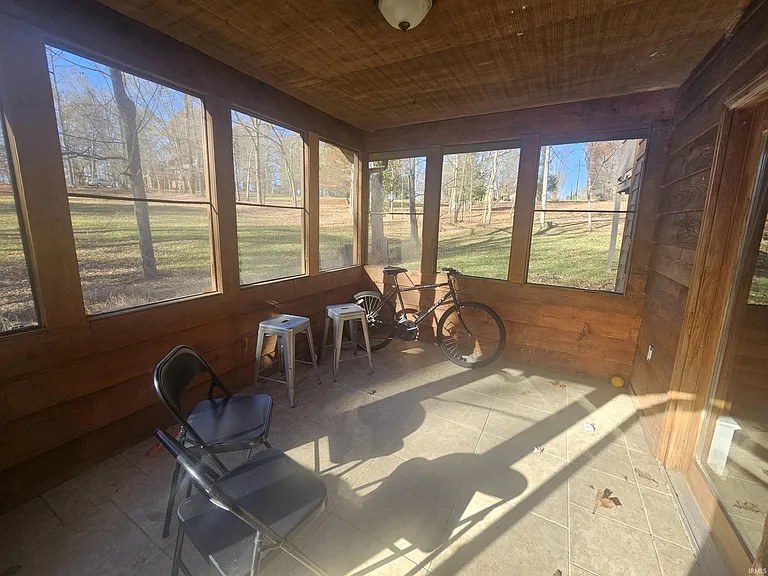 4035 N Hinkle Rd — Photo 10