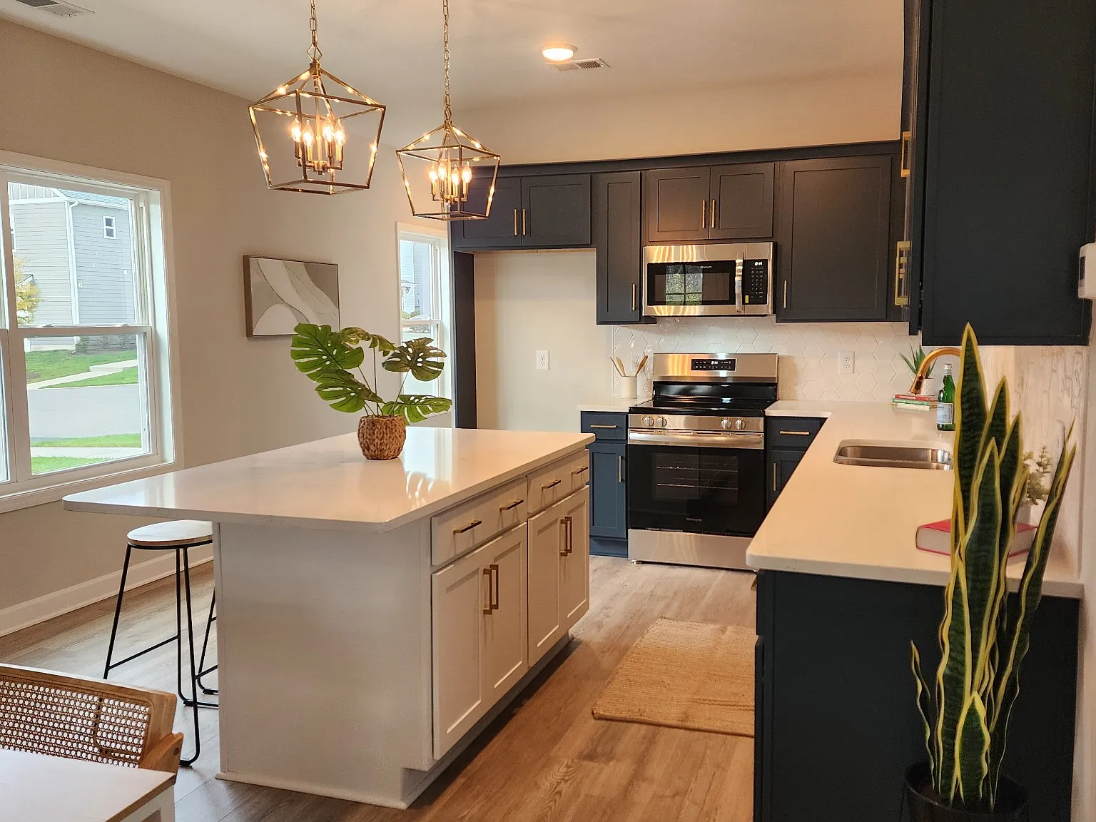 3 bed, 2.5 bath, 1619 sqft, $2,600 — Photo 3