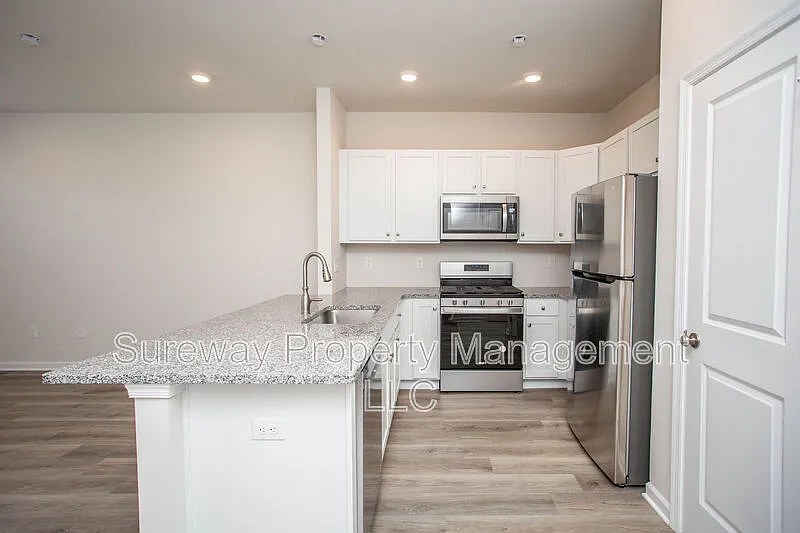 3 bed, 2.5 bath, 1740 sqft, $2,850 — Photo 4