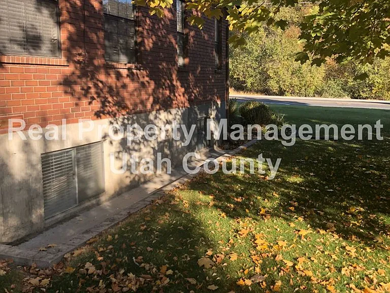 1639 N 1200th St E — Photo 6