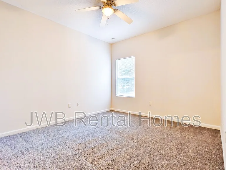 8450 Jasper Ave — Photo 8