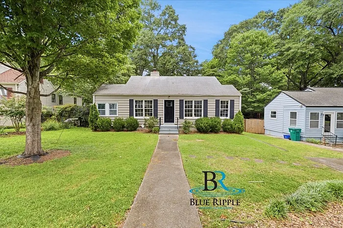 1443 Mimosa Cir SE — Photo 1