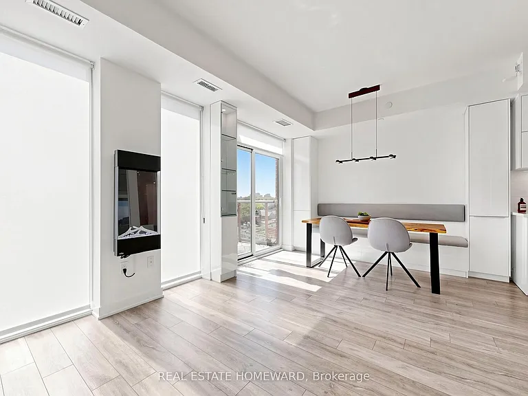106 Dovercourt Rd #706 — Photo 5
