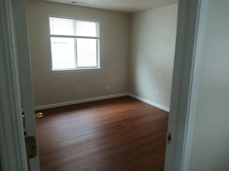 2531 SE 105th Ave — Photo 10