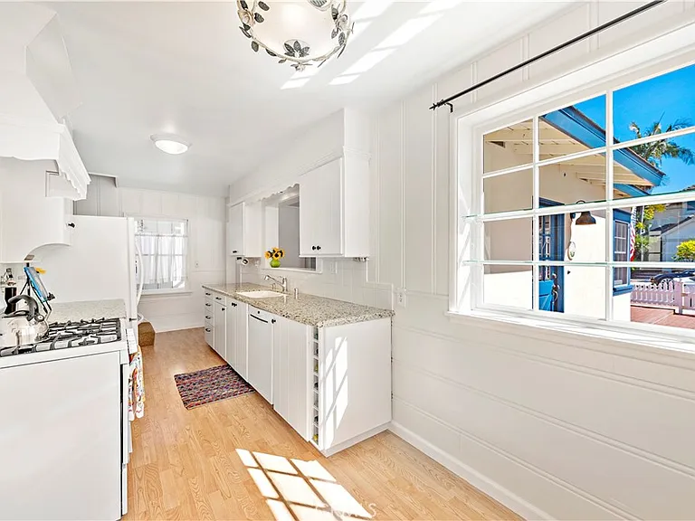 515 Carnation Ave — Photo 16