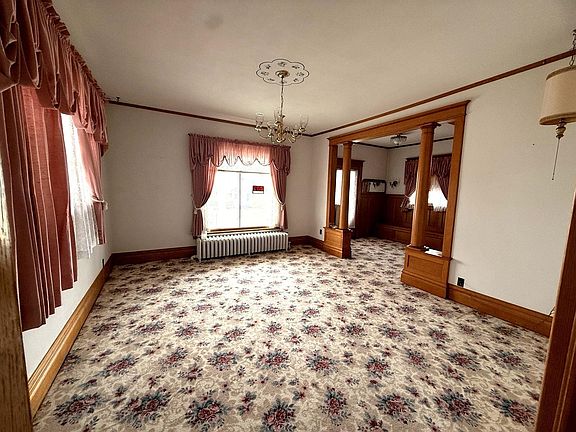 3rd image of 206 N 1st Ave