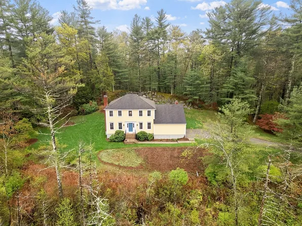 94 Brook St, Carlisle, MA 01741