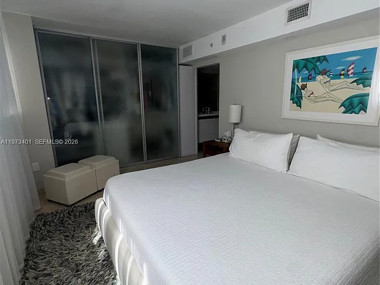 2457 Collins Ave #405 — Photo 19