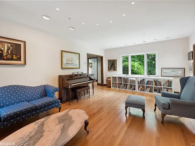 60 Mount Joy Ave — Photo 9