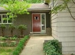 2615 W 92nd St, Leawood, KS 66206