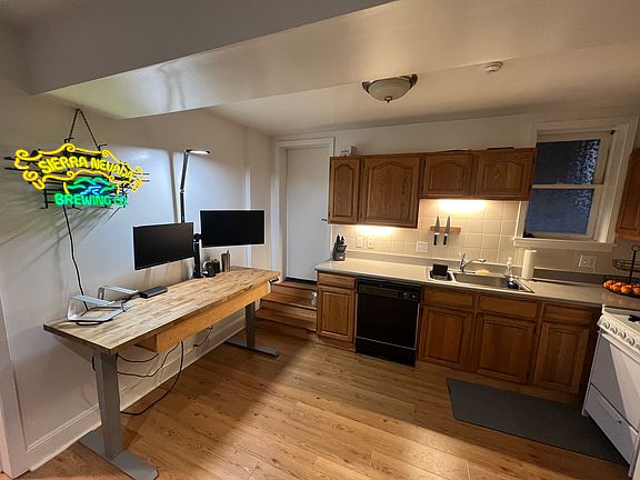 5th image of 2640 Hyde St