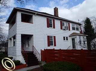 2nd image of 2621 2nd St