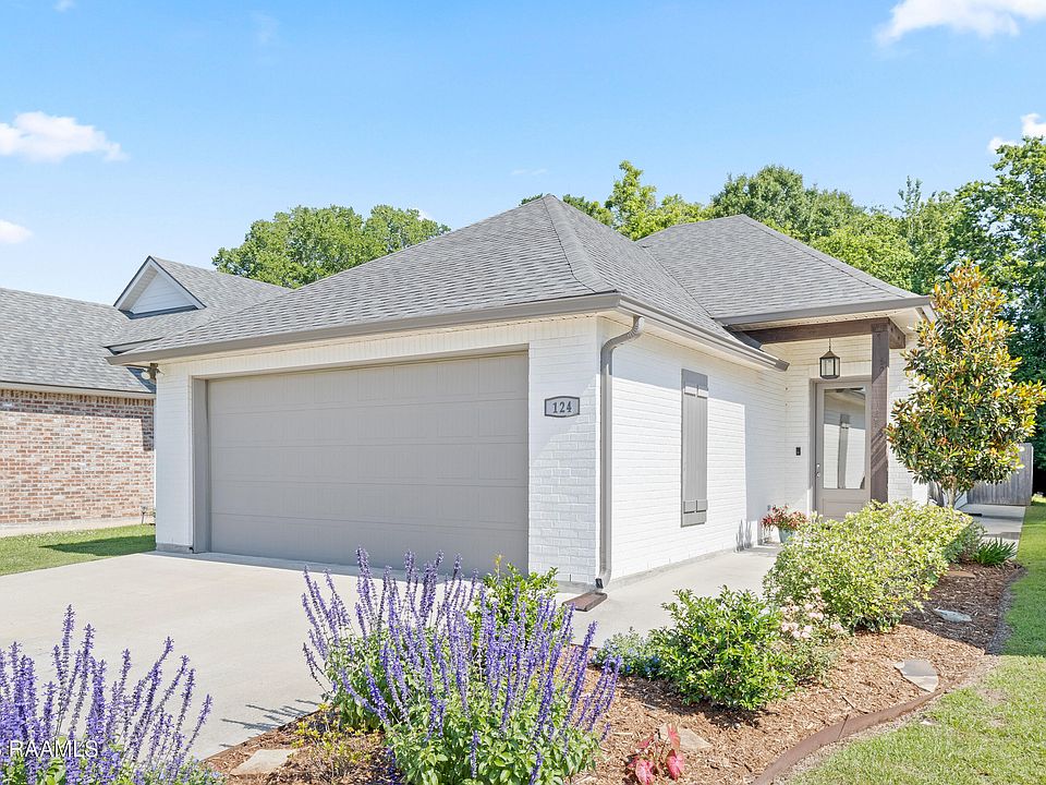 1st image of 124 Twin Meadow Ln