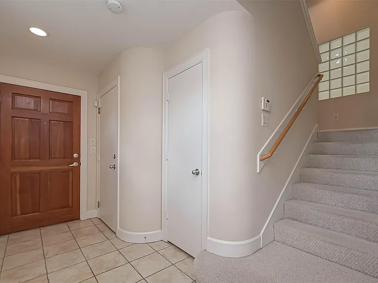 650 Westcross St #85 — Photo 4