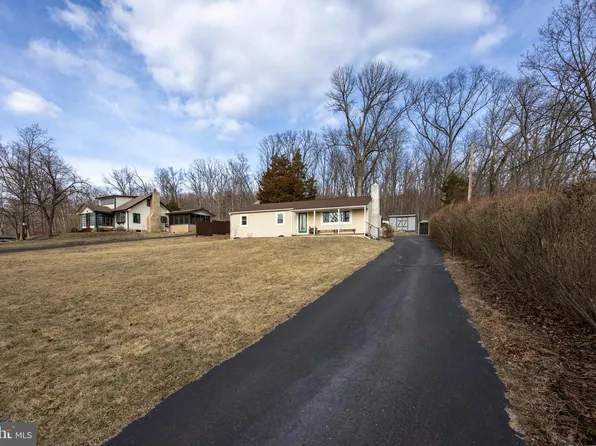 48 Cedar Rd, Schwenksville, PA 19473