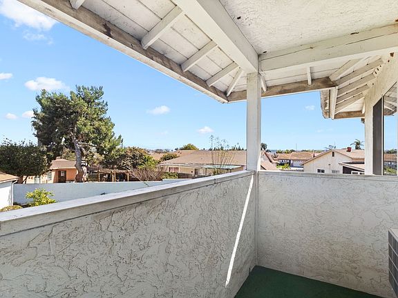 4th image of 925-929 Saturn Blvd #26