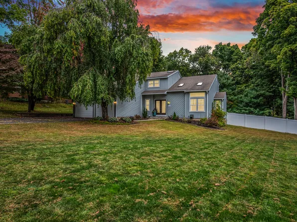 24 Ladyslipper Lane, Glastonbury, CT 06033