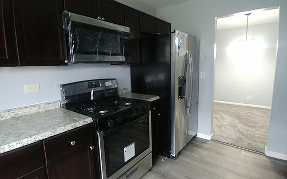 5th image of 320 Maplewood Ct
