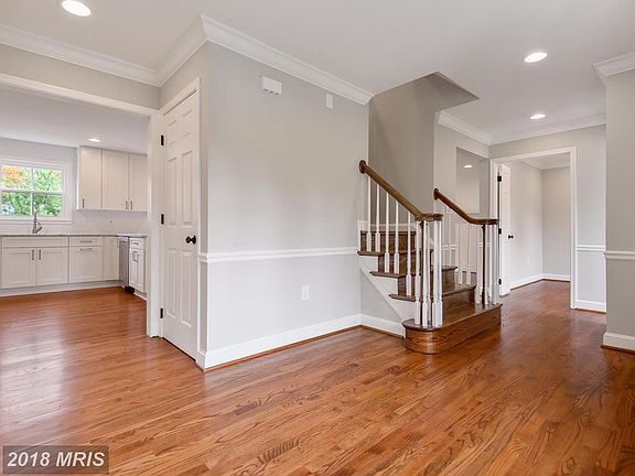 3rd image of 9424 Mount Vernon Cir