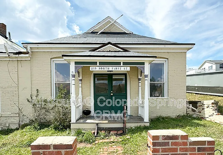 219 N 1st St — Photo 13