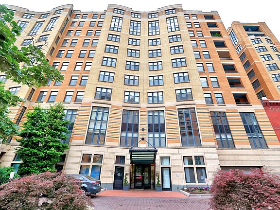 3rd image of 400 Massachusetts Ave NW APT 405
