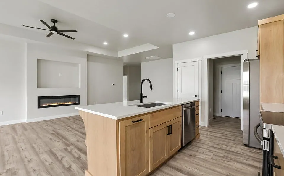 3 bed, 1500 sqft, $2,500 — Photo 4