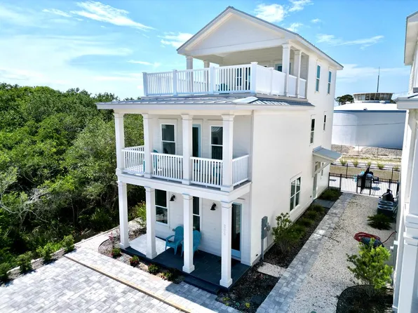 204 W Pine Ave, Eastpoint, FL 32328